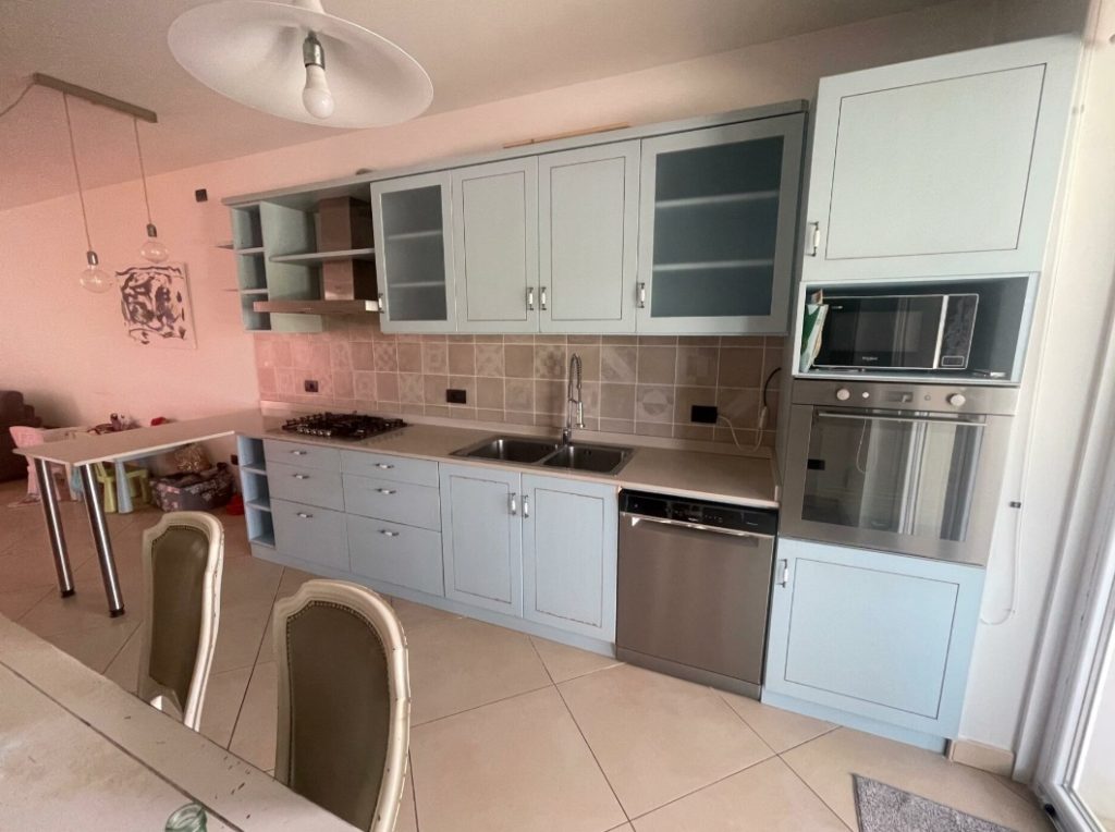 Cucina Completa di Elettrodomestici Usata 496