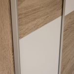Armadio Zeno con 2 ante scorrevoli rovere e bianco e struttura rovere