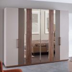 Camera da letto Pastel in colore beige, noce e dark coffee