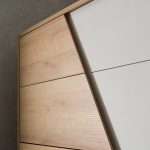 Camere da letto Fadri colore calce grigio chiaro e rovere miele