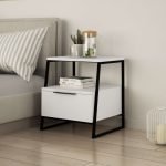 Comodino Pal con struttura bianca e gambe in metallo nero