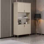 Credenza alta Kale con 4 ante effetto cannettato e 2 nicchie a giorno colore cashmere
