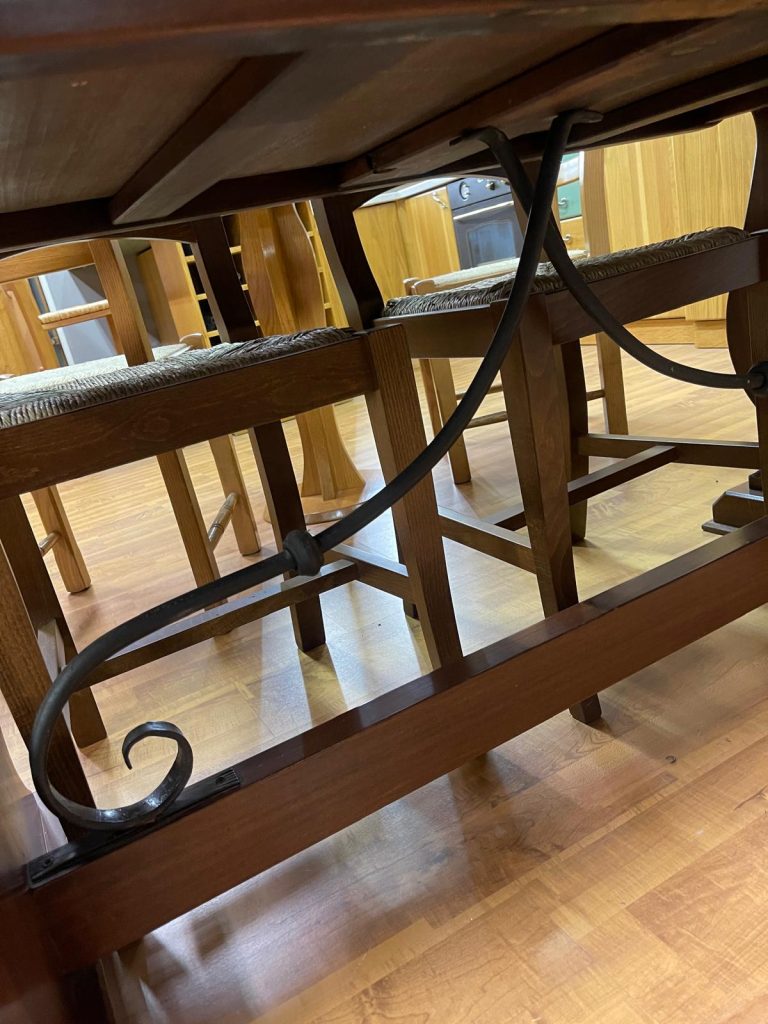 Tavolo in legno allungabile in legno massiccio Nuovo da esposizione 2323/U