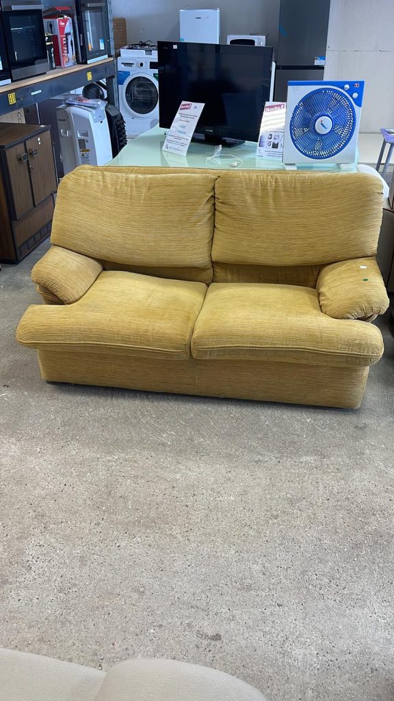 Divano 2 posti in tessuto Usato 68