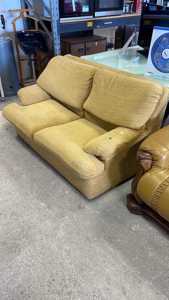 Divano 2 posti in tessuto Usato 68