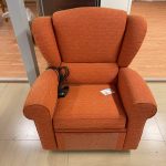Poltrona elettrica nuova in tessuto Nuova da esposizione 2330/U