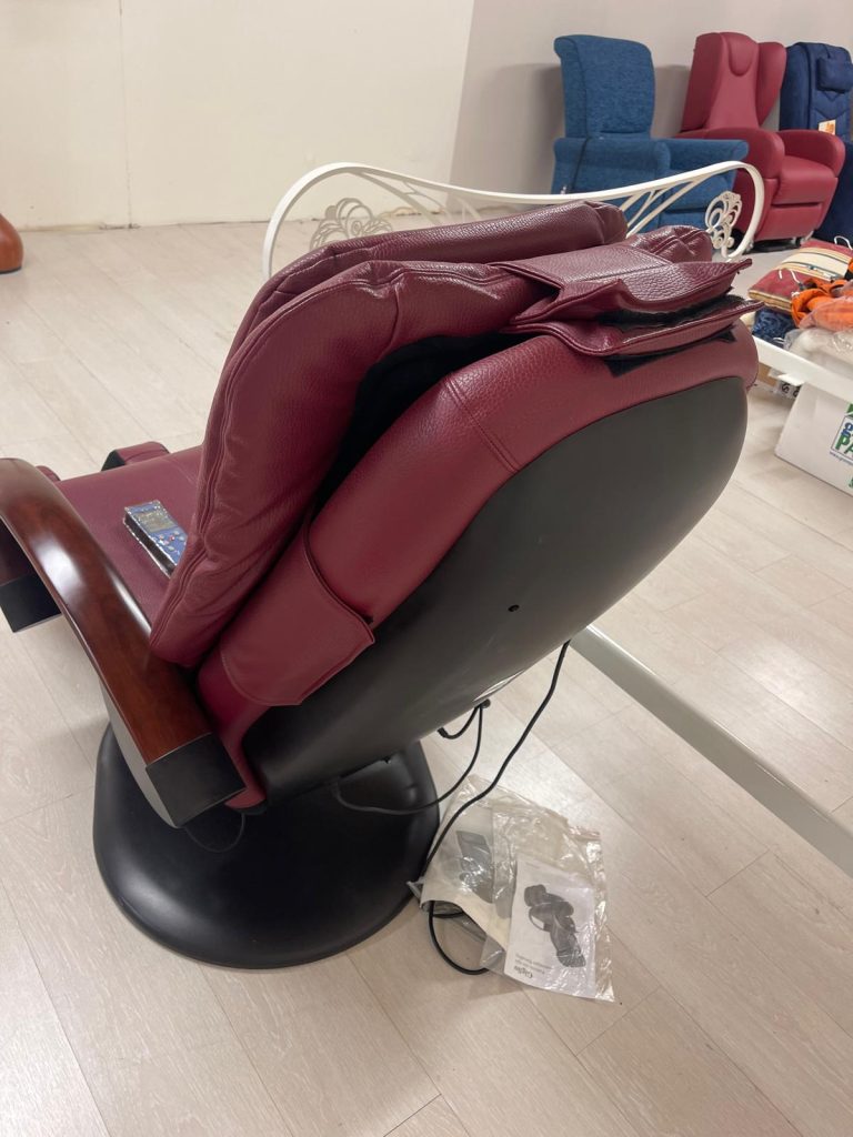 Poltrona relax in pelle Nuova da esposizione 2328/U