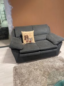 Divano 2 posti in tessuto alcantara Nuovo da esposizione 2396/U