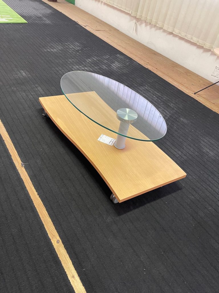 Tavolino in vetro Nuovo da esposizione 2336/U