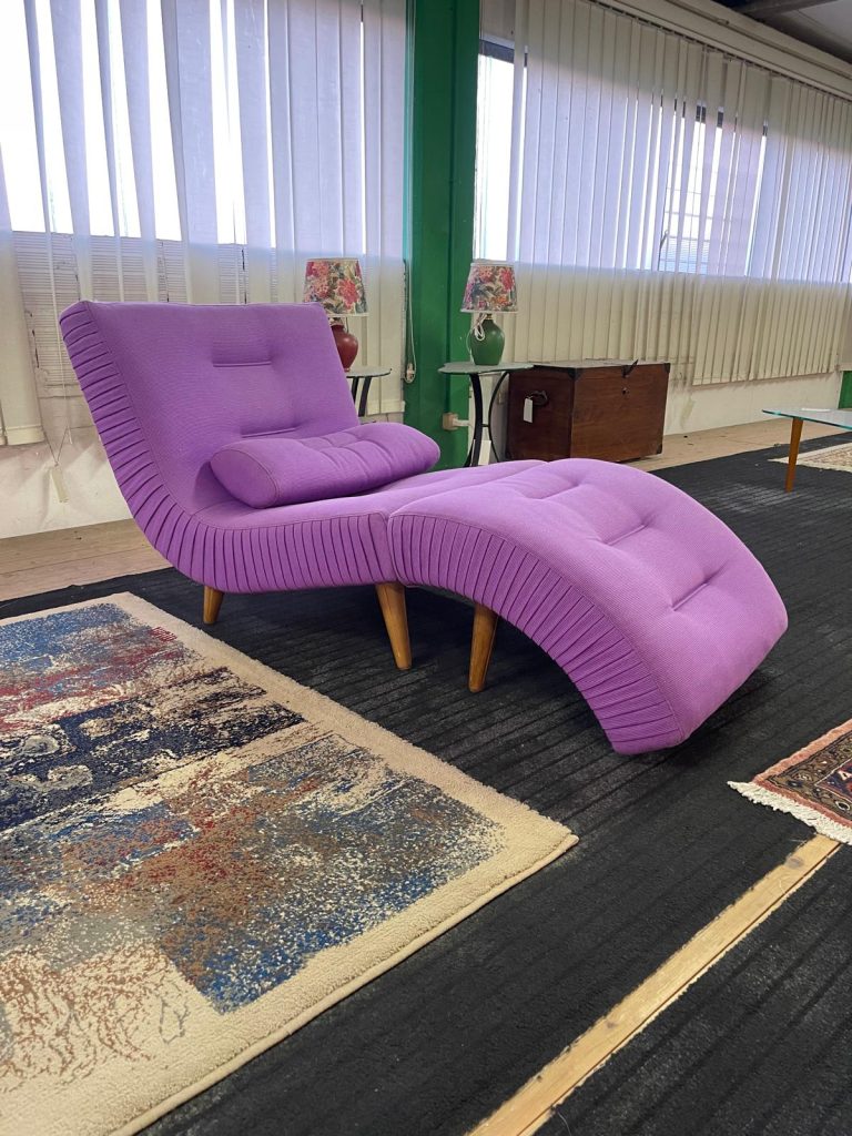 Sdraio viola in tessuto Nuovo da esposizione 2327/U