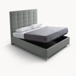 Letto matrimoniale Napoli Grande imbottito con contenitore in tessuto barrel 83 grigio chiaro con bottoni