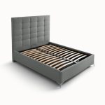 Letto matrimoniale Napoli Grande imbottito con contenitore in tessuto barrel 83 grigio chiaro con bottoni