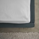 Letto matrimoniale Wilma imbottito con contenitore in tessuto Vogue 12 blu pacific