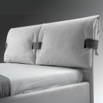 Letto matrimoniale contenitore Grenoble in tessuto Barrel 80 grigio ghiaccio con particolari Barrel 97 antracite