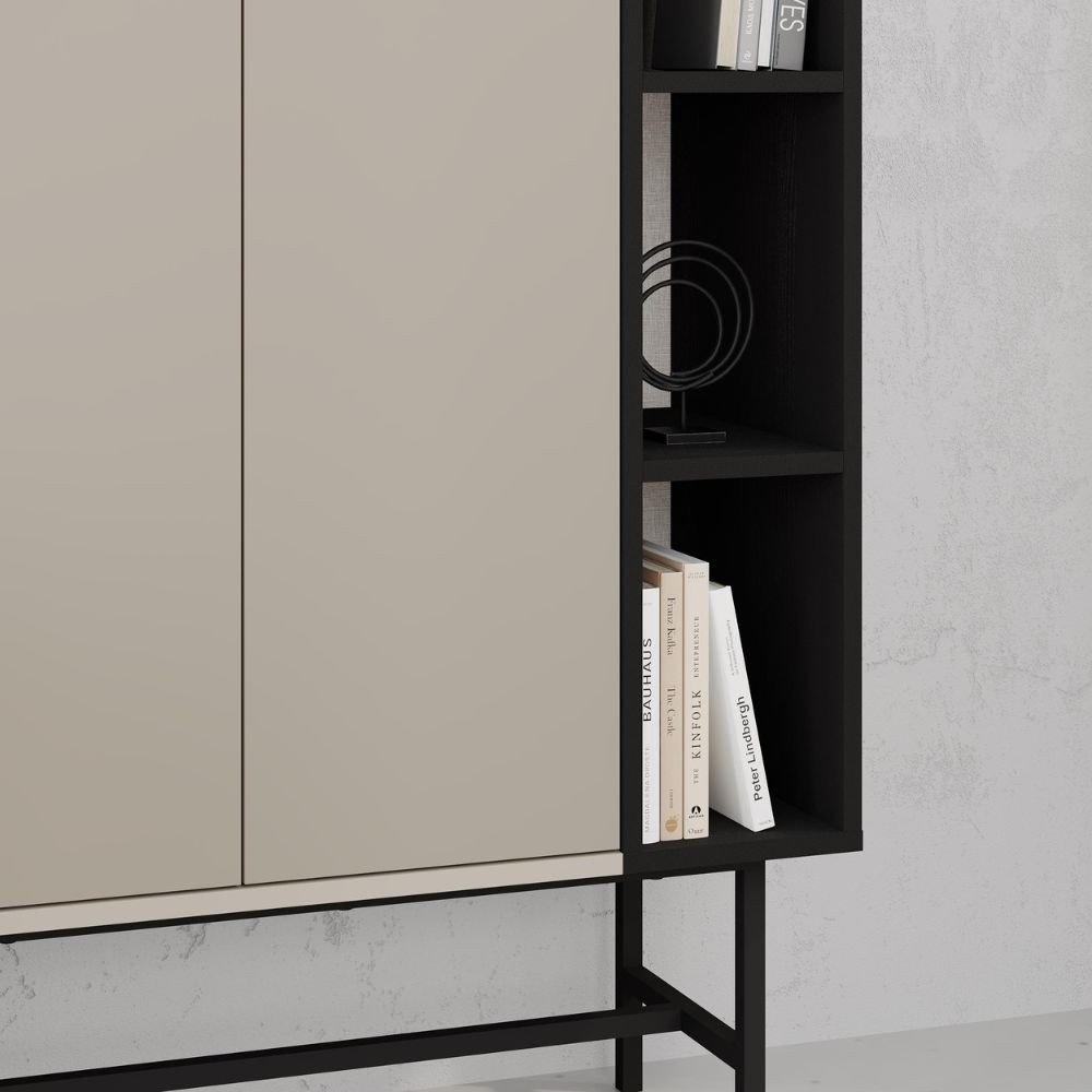 Mobile multiuso Mona con due ante cashmere e tre nicchie a giorno nere
