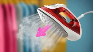 Philips Ferro da Stiro a Vapore Potenza 2000 Watt Piastra Antiaderente colore Rosso e Bianco - DST2010/40 Serie 2000