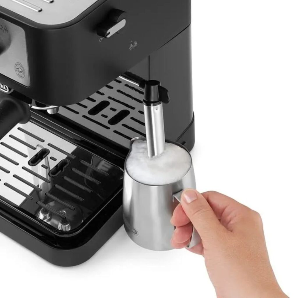 Macchina Caffè Espresso DE LONGHI 15 bar con Cappuccinatore - EC260.BK