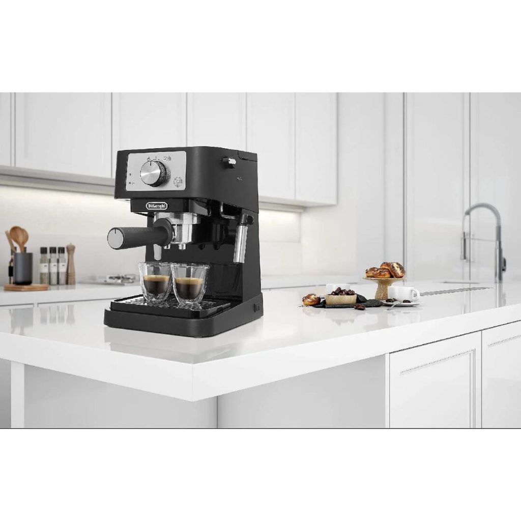 Macchina Caffè Espresso DE LONGHI 15 bar con Cappuccinatore - EC260.BK