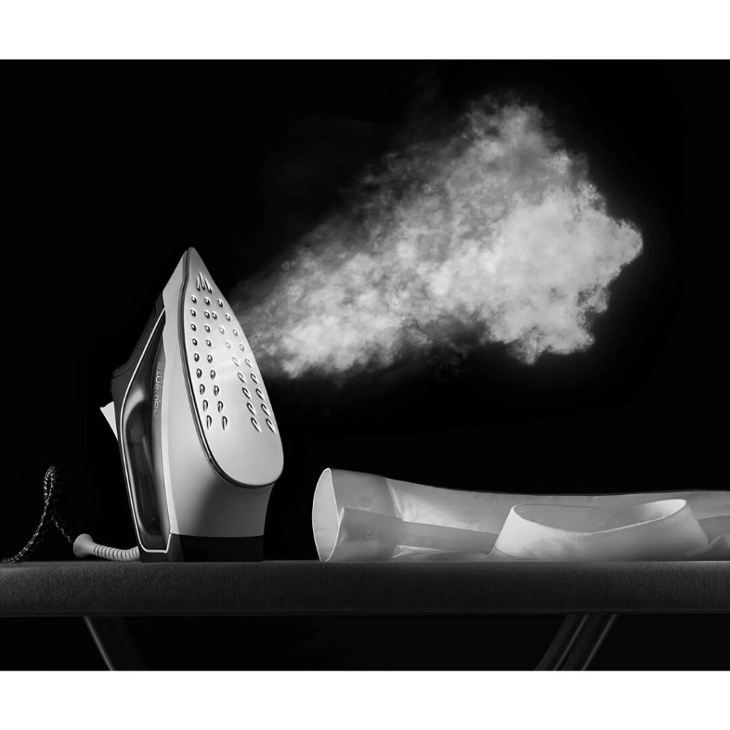 Rowenta Ferro da Stiro a Vapore Potenza 2200 Watt Piastra Acciaio inox colore Nero/Bianco - DX1530 Effective
