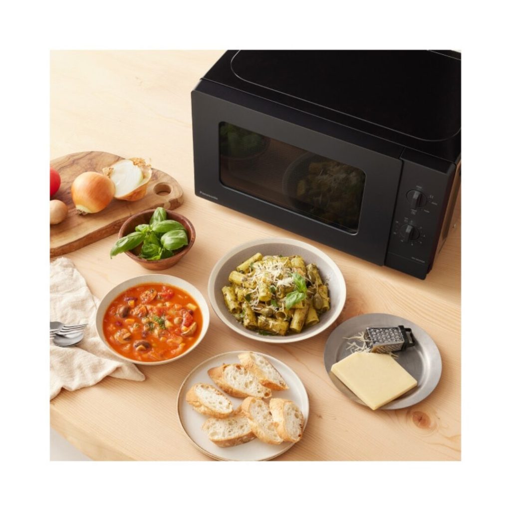 Panasonic Forno Microonde Capacità 20 Litri Potenza 800 Watt Piatto Rotante colore Nero - NN-SM22QBEPG