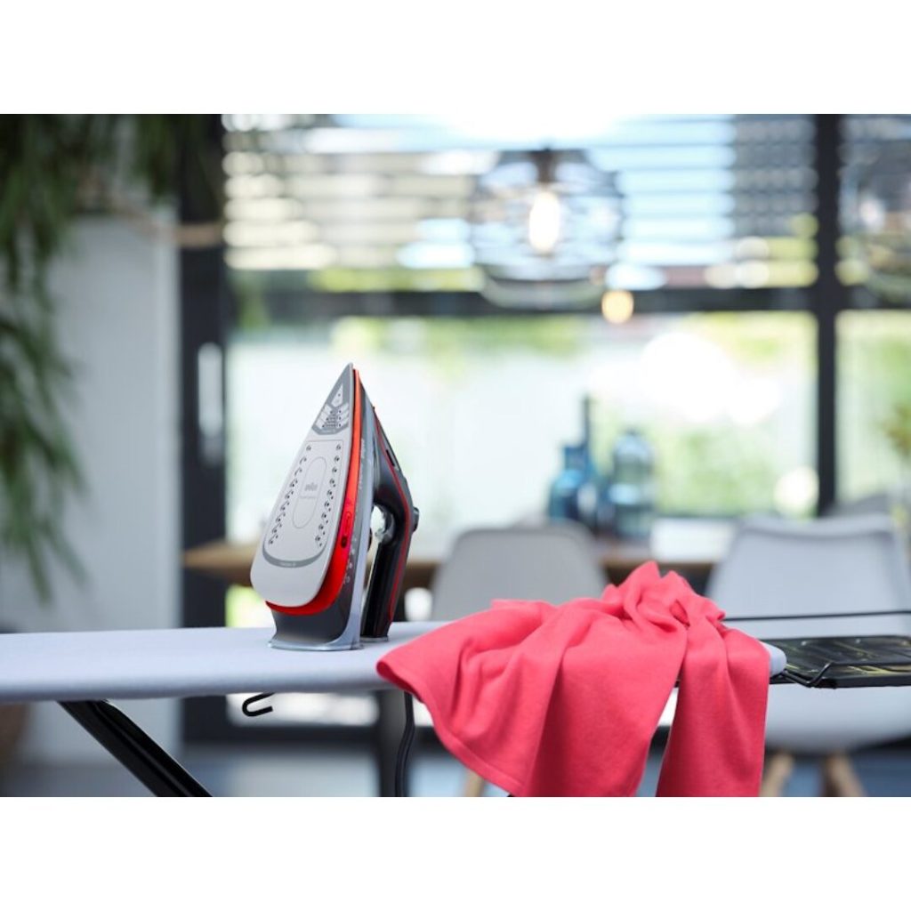 Ferro da Stiro a Vapore BRAUN 2700W Ceramica 0.3 Litri - SI5057RD