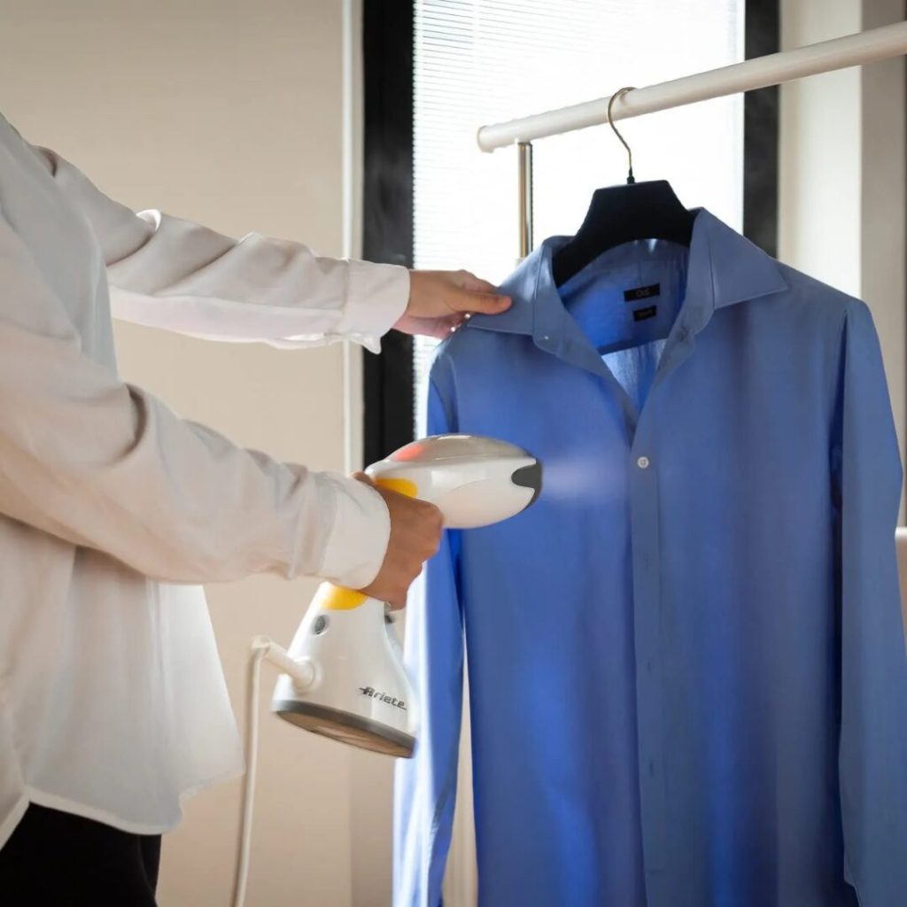 Ferro da stiro verticale ARIETE da viaggio 1200 watt - 4167