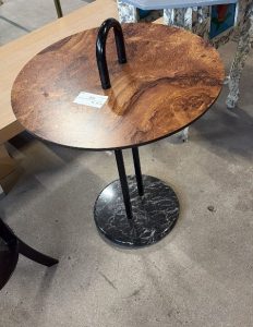 Tavolino marone e nero Nuovo da esposizione 355/U