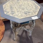 Tavolo Ottagone con piano decorato Nuovo da esposizione 358/U
