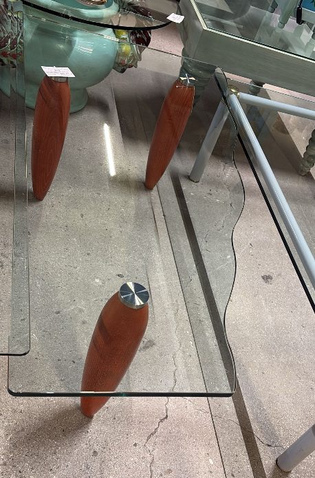 Tavolino basso con gambe in ciliegio Nuovo da esposizione 360/U