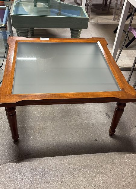 Tavolino in vetro con struttura in legno Nuovo da esposizione 372/U