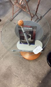 Tavolino con portariviste Nuovo da esposizione 376