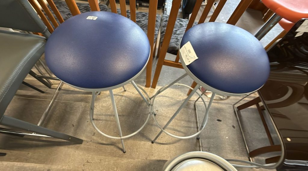 2 Sgabelli Nuovi da esposizione 446/U