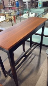 Tavolino in legno Nuovo da esposizione 494/U