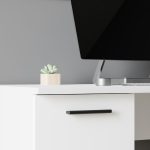 Scrivania Domitilla con 3 cassetti e un'anta colore bianco