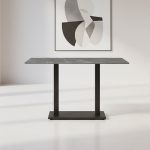 Tavolo Malta con piano in ceramica effetto marmo grigio e gambe nere
