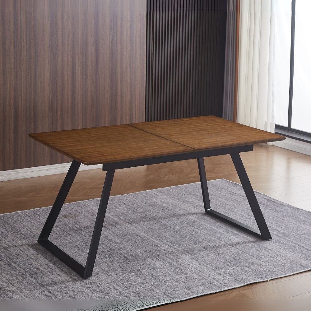 Tavolo allungabile Shelton con piano impiallacciato legno massiccio tinto rovere scuro e gambe in metallo nero