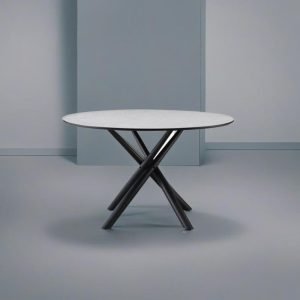 Tavolo tondo Logan con piano cemento e gambe in metallo nero Φ120*76.5 cm.