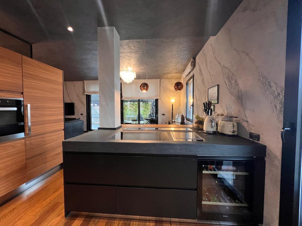 Cucina Con: Cappa, Piano Cottura Induz.e Lavandino Usata 581