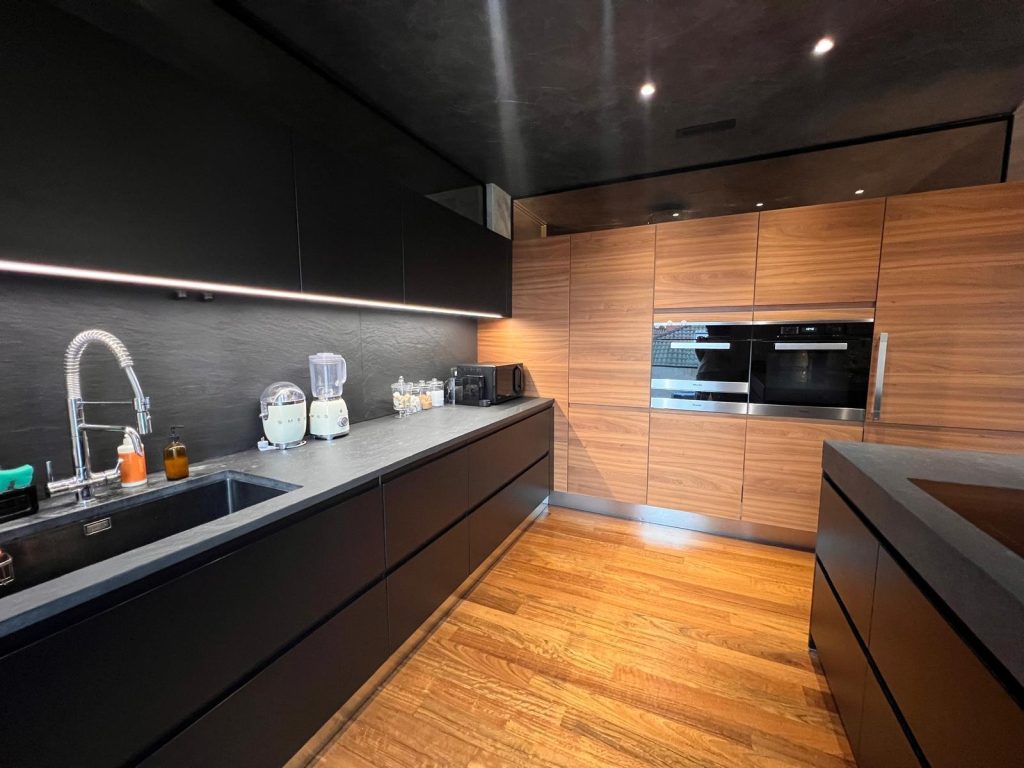 Cucina Con: Cappa, Piano Cottura Induz.e Lavandino Usata 581