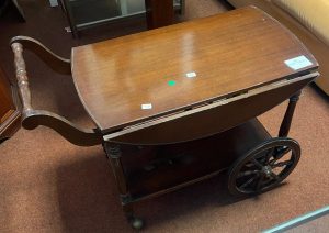 Mobile Carrello In Legno Con Le Ruote usato 63