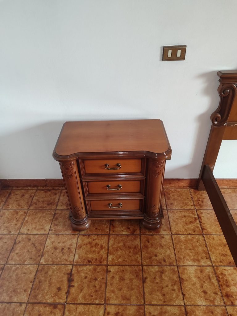 Camera da letto usata completa di letto , armadio , comò e comodini 3141/U