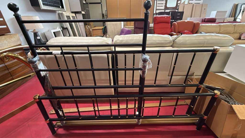 Sedia girevole Nuova da esposizione 2351/U