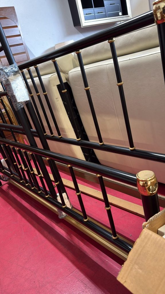 Sedia girevole Nuova da esposizione 2351/U