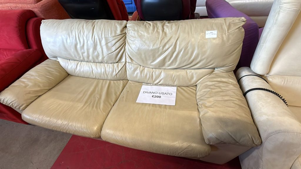 Divano Usato In Pelle A Due Posti Usato 2473/U