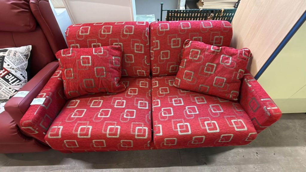 Divano 2 posti in tessuto Nuovo da esposizione 2341/U