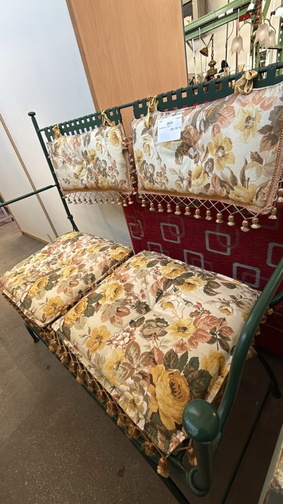 Divanetto 2 posti Nuovo da esposizione 2389/U