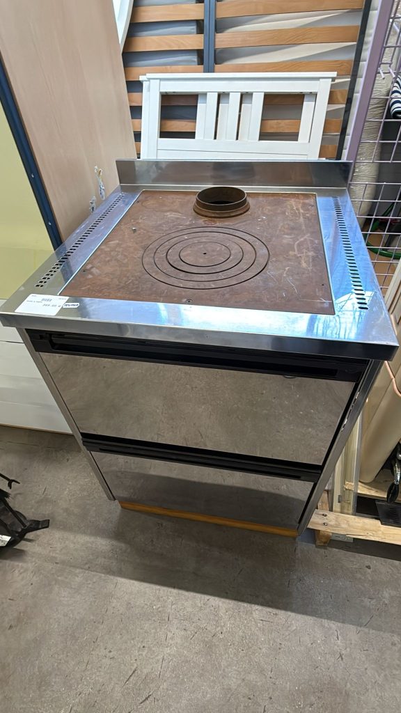 Stufa A Legna Nuova da esposizione 2472/U