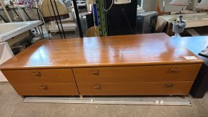 Cassettiera bassa 4 cassetti Usata: 2347