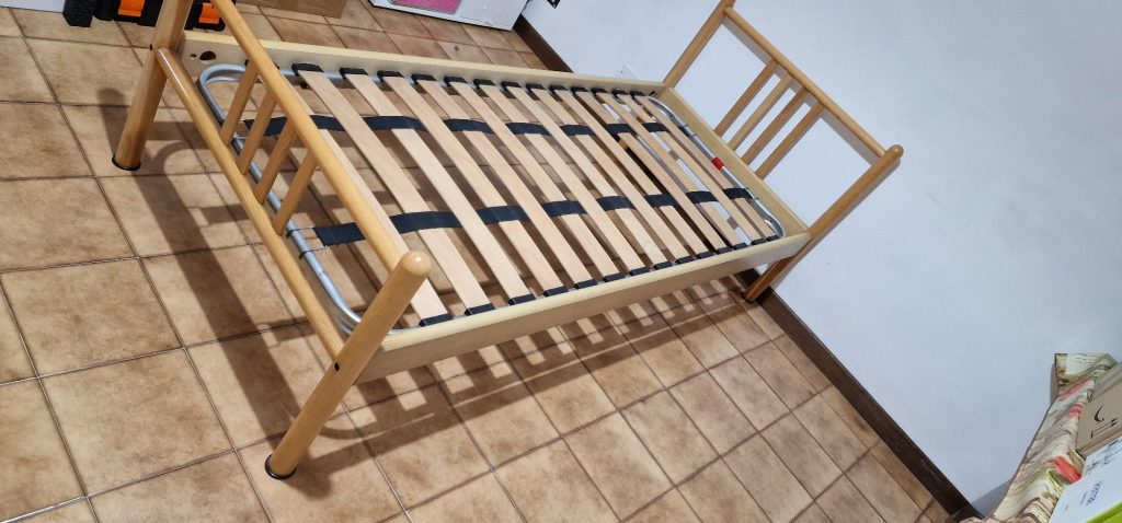 Struttura Letto Singolo Con Rete A Doghe Usata 567