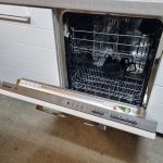 Cucina Lineare Bianca Con Elettrodomestici Usata 568